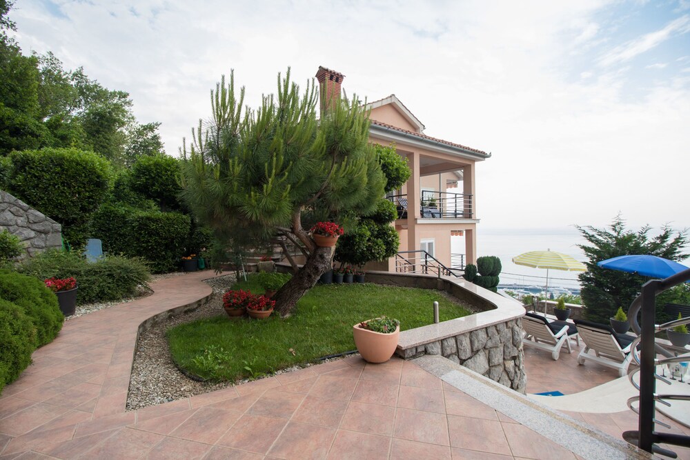 Apartments Villa Adore