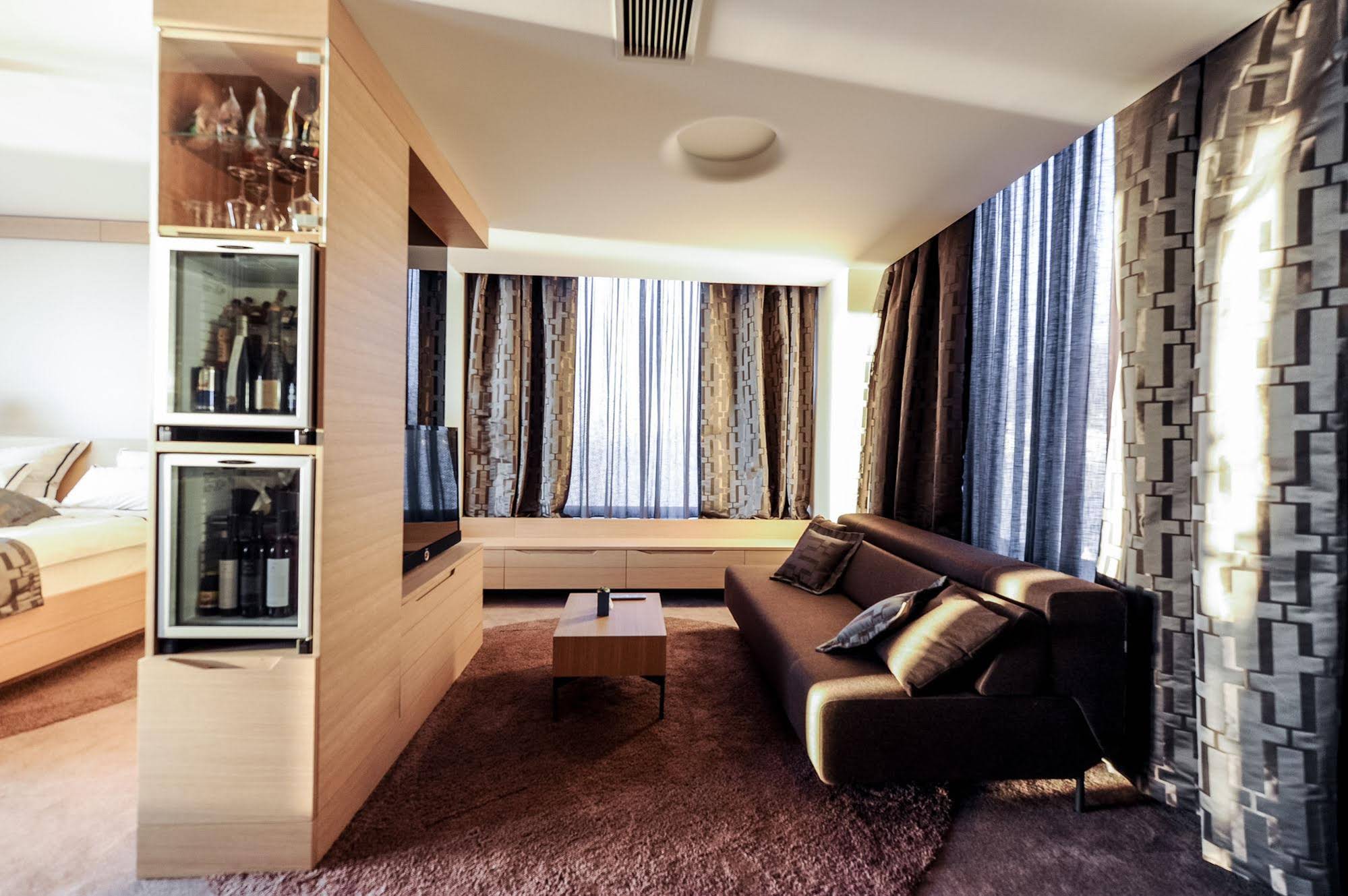 Bevanda Hotel