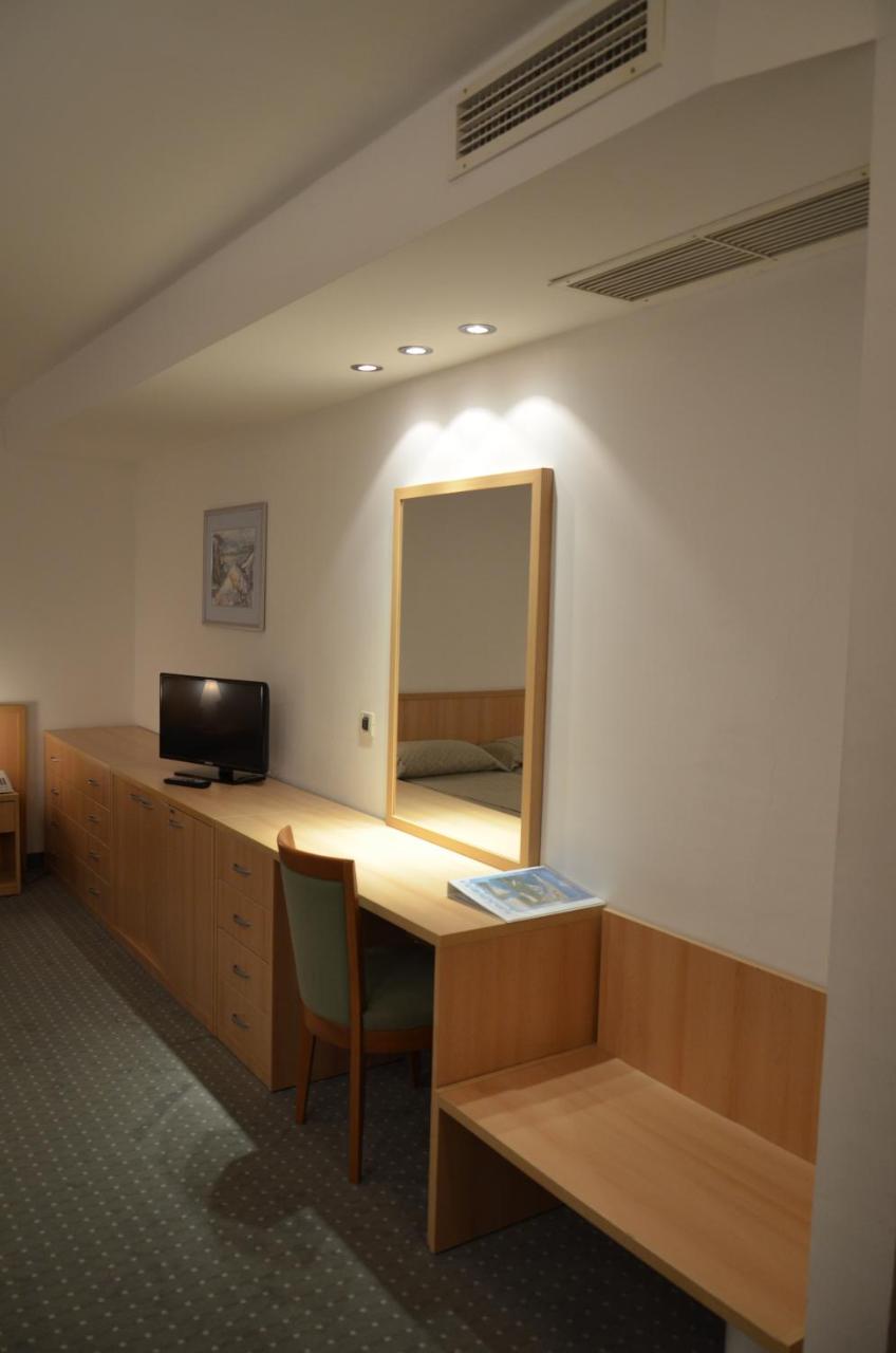 Hotel Flores