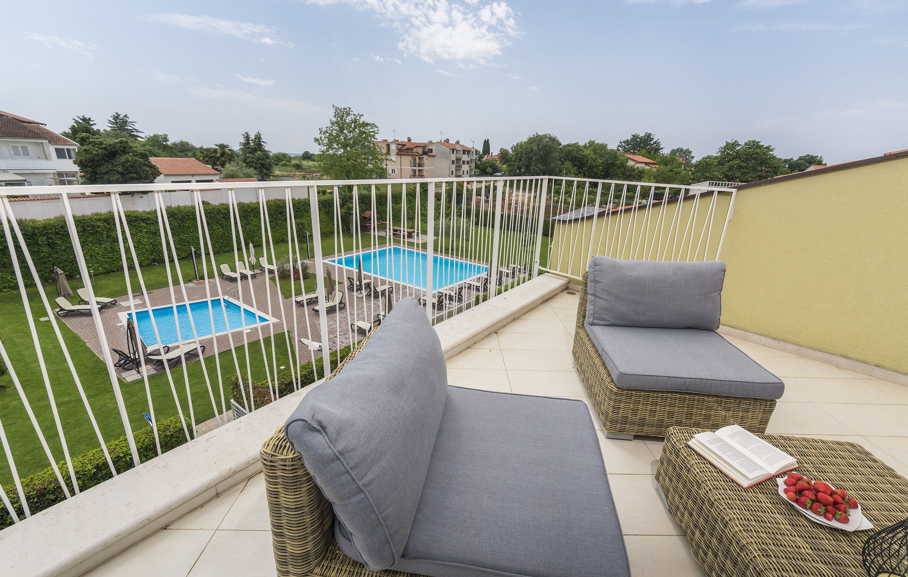 Maj Premium Residence