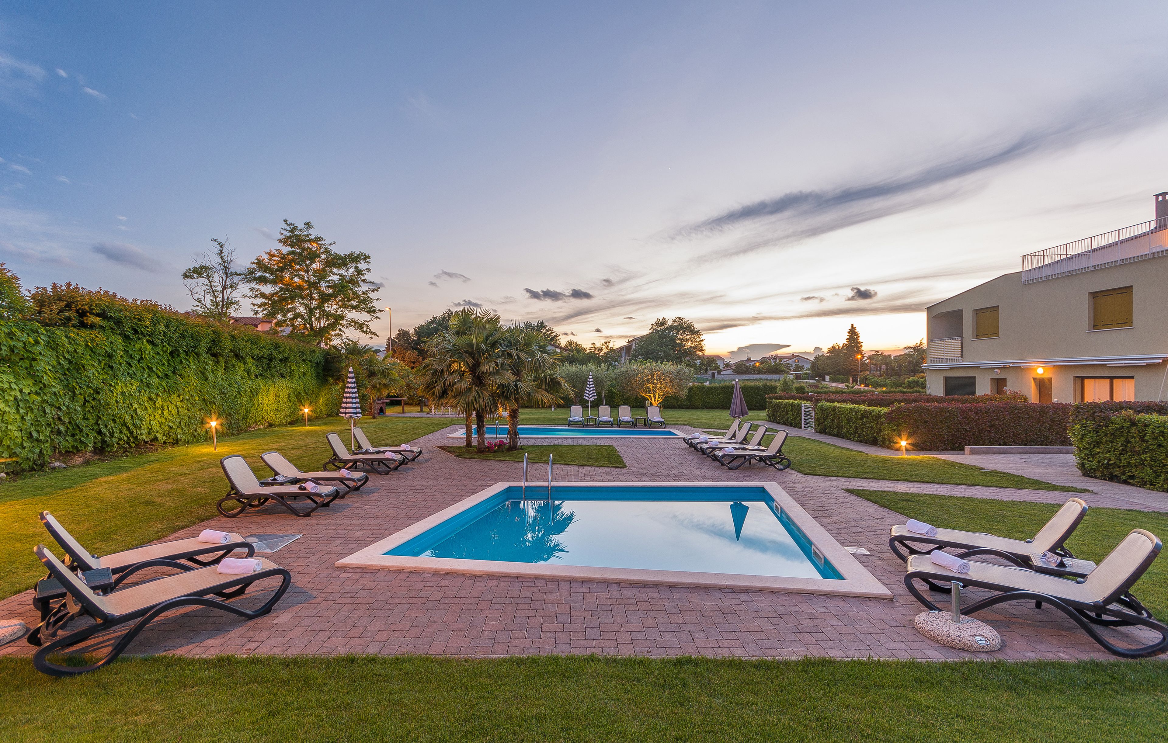 Maj Premium Residence