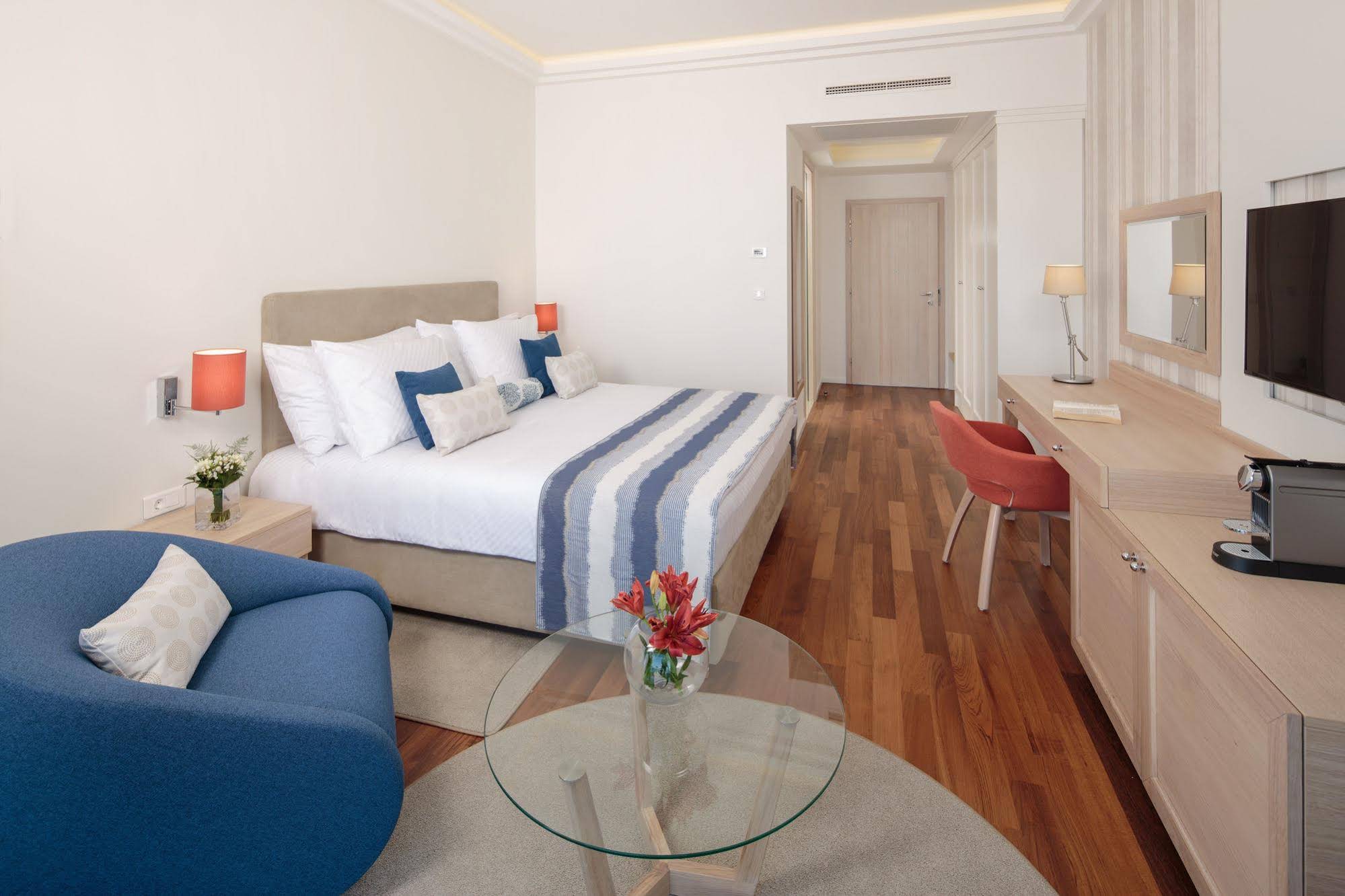 Isabella Island Miramare Suites & Villas