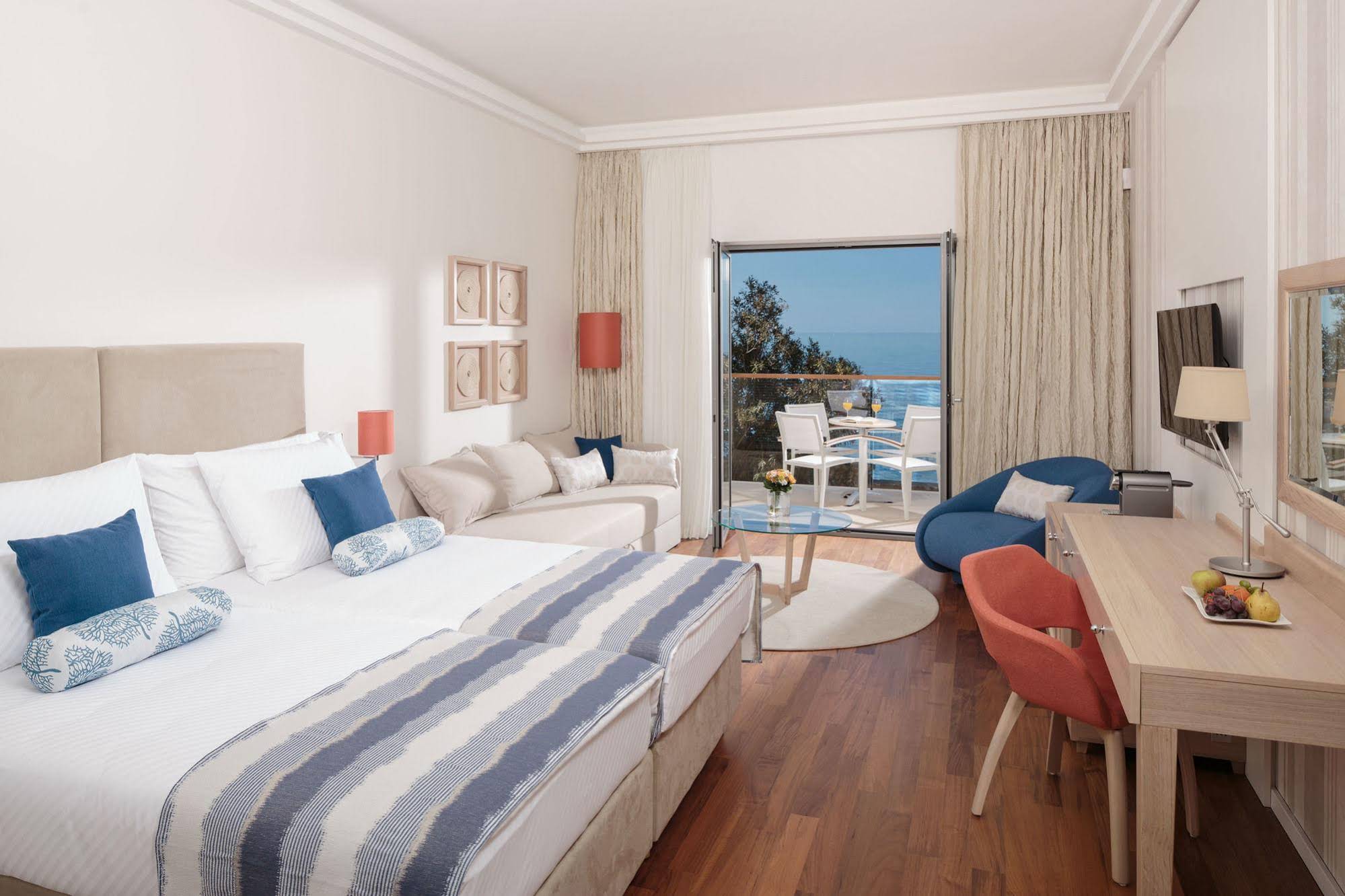 Isabella Island Miramare Suites & Villas