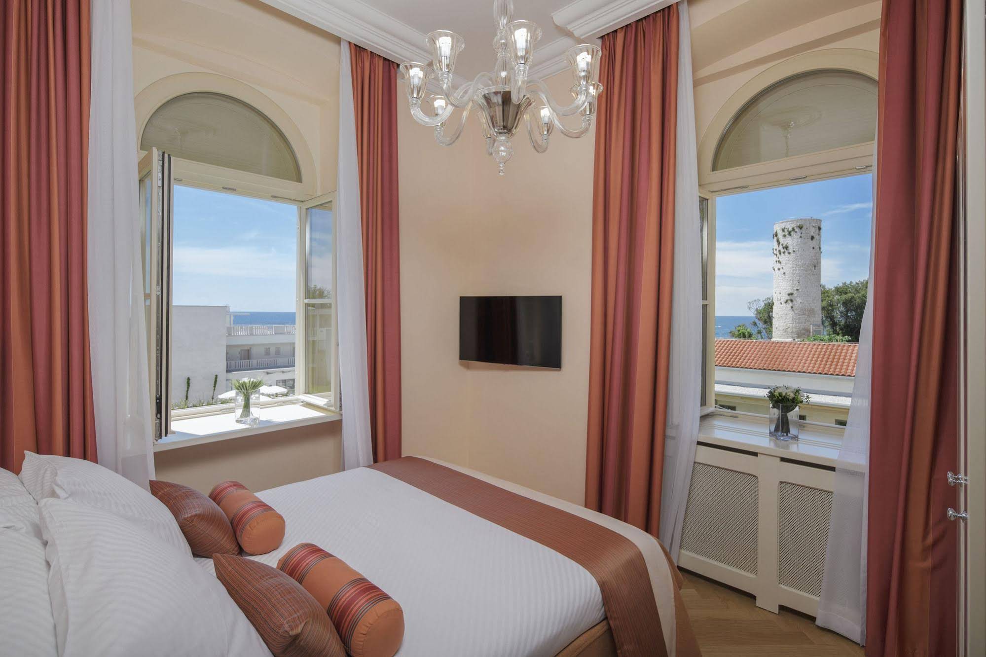 Isabella Island Miramare Suites & Villas