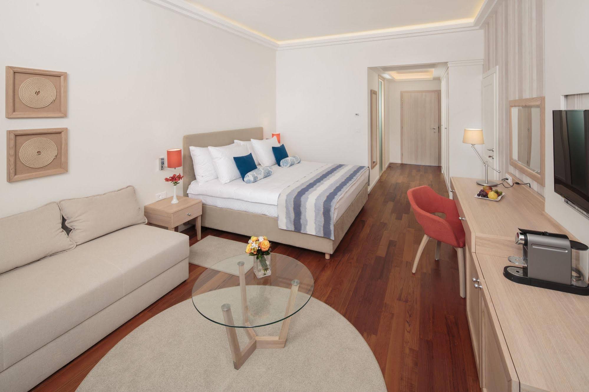 Isabella Island Miramare Suites & Villas