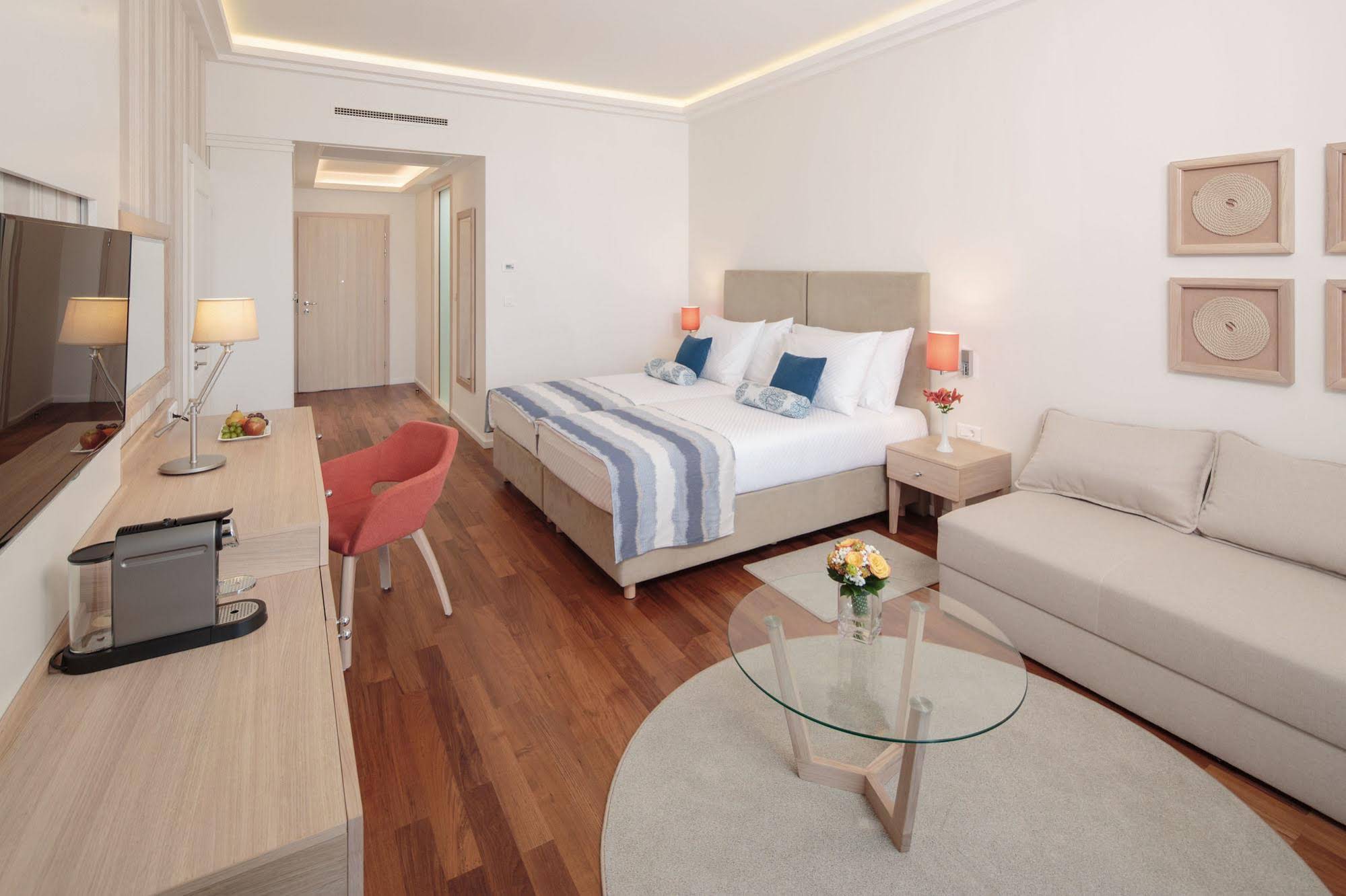 Isabella Island Miramare Suites & Villas