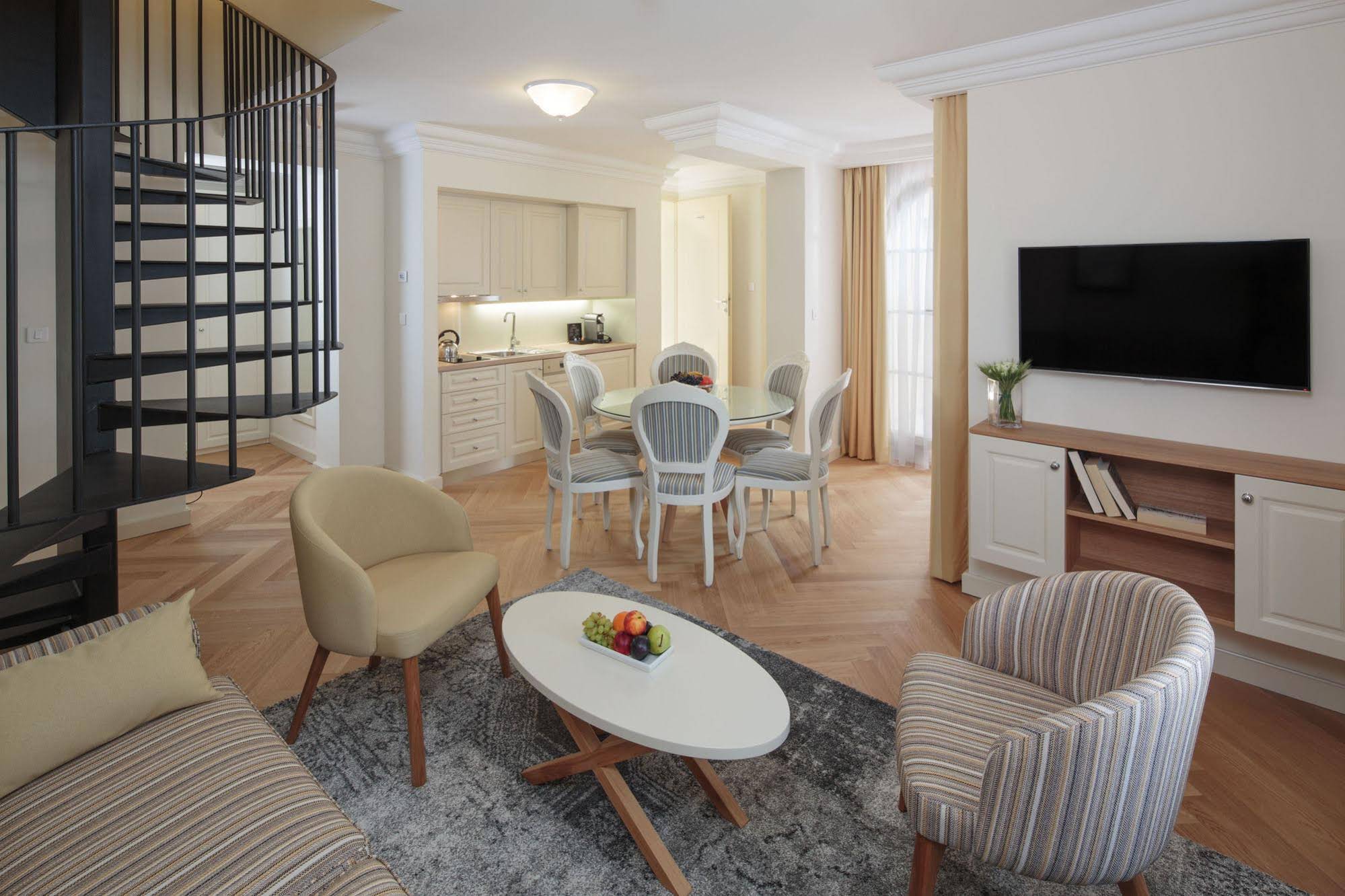 Isabella Island Miramare Suites & Villas