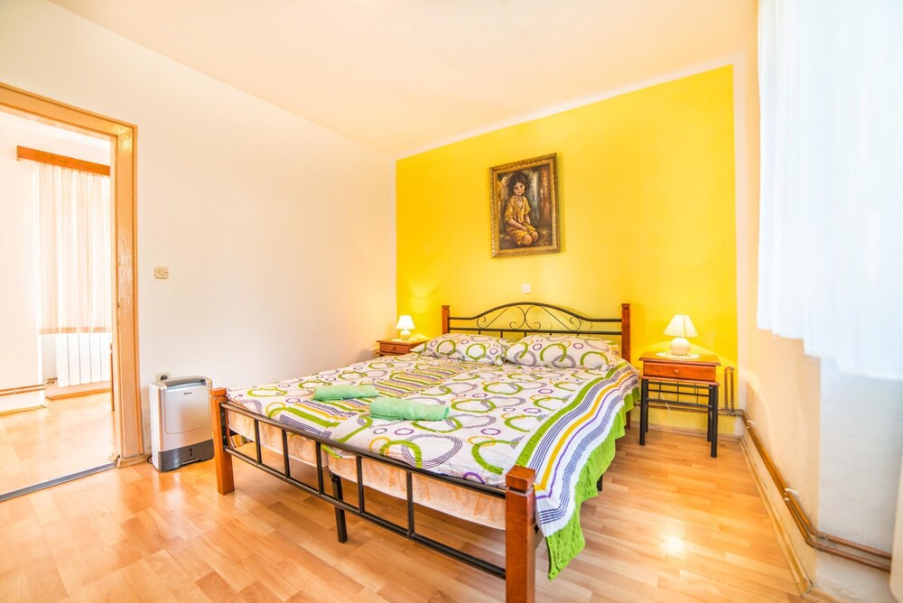 Holiday House Valter KN