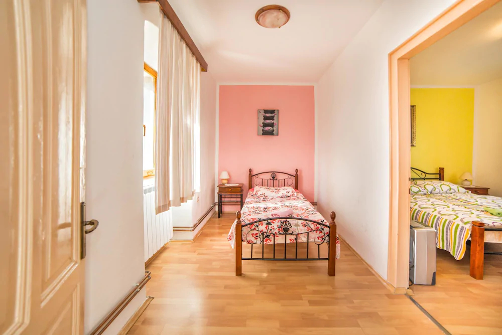 Holiday House Valter KN