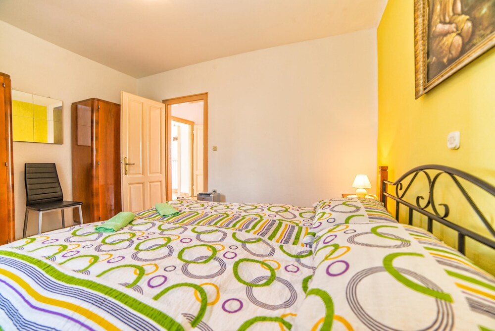 Holiday House Valter KN