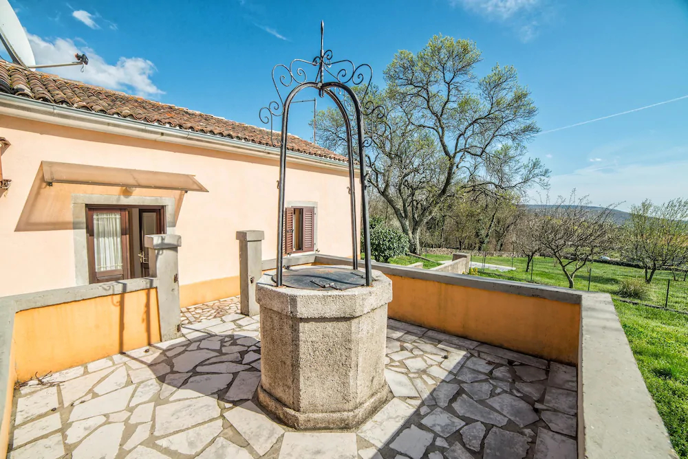 Holiday House Valter KN