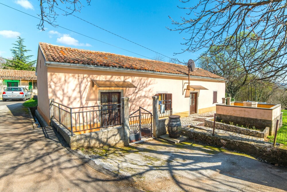 Holiday House Valter KN