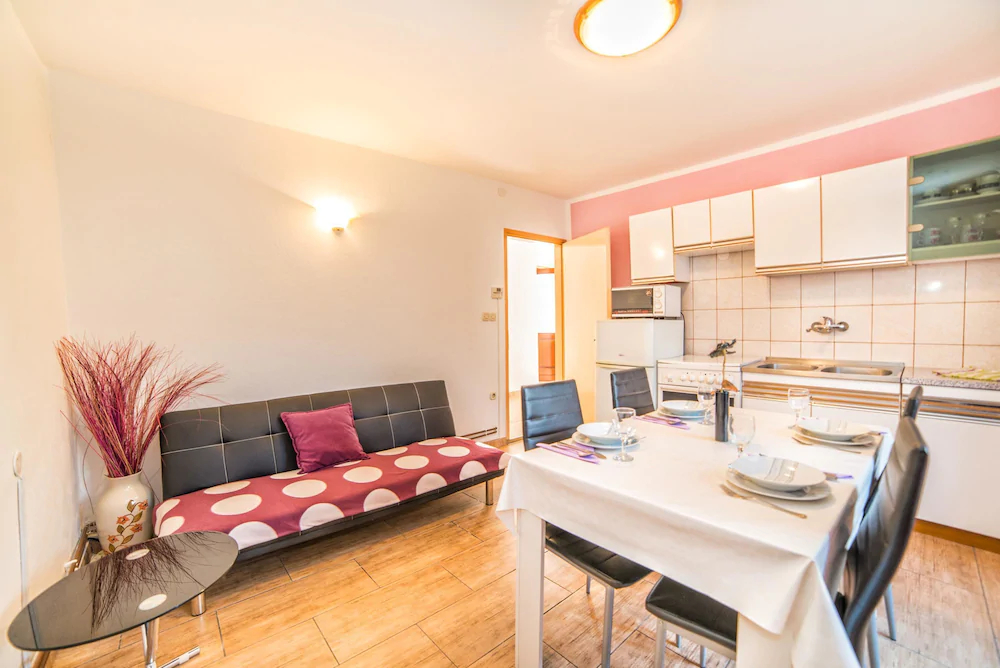 Holiday House Valter KN