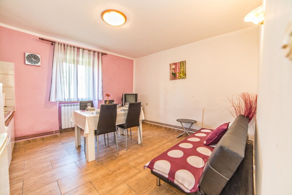 Holiday House Valter KN