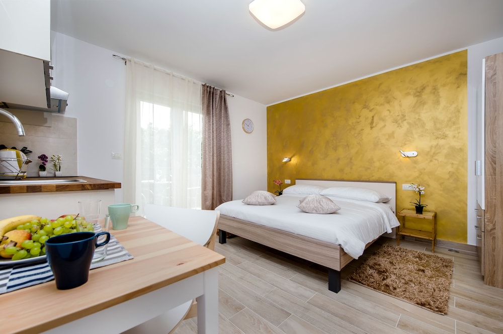 Apartment And Studio Tereza