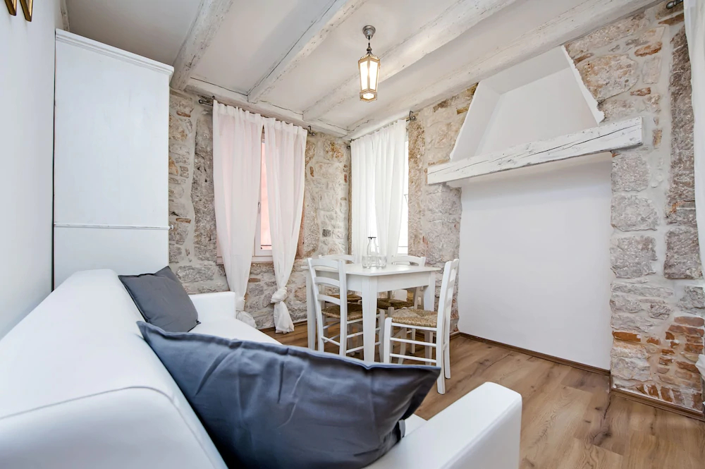 Apartment Blue Note