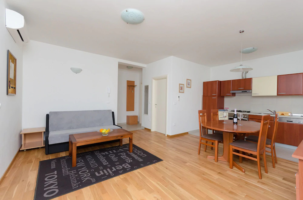 Apartment Goran