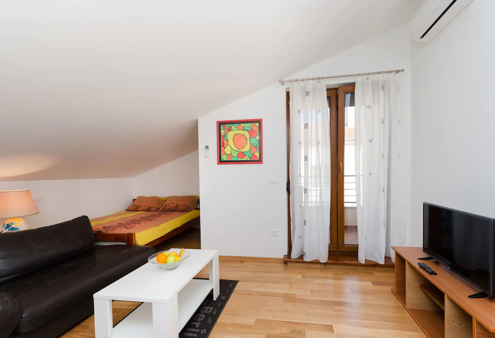 Apartment Goran
