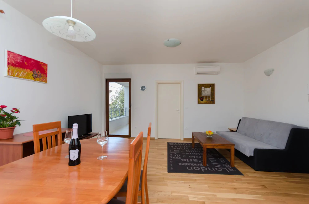 Apartment Goran