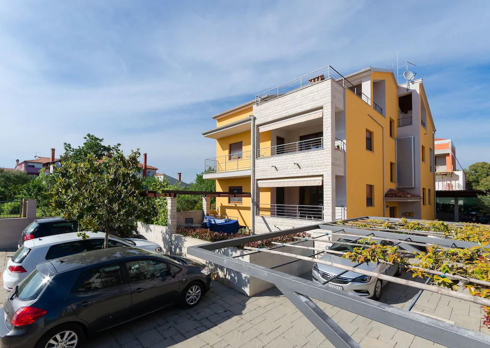 Apartment Goran