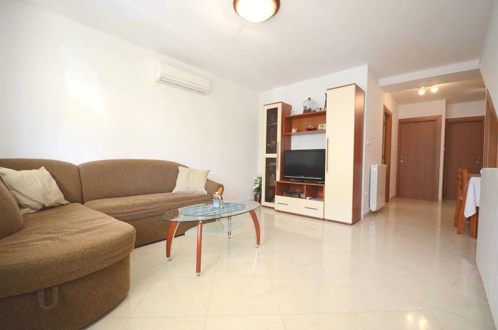 Apartments and Room Mirjana