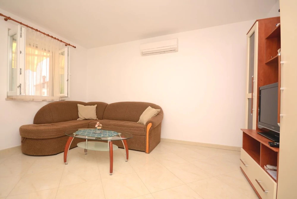 Apartments and Room Mirjana