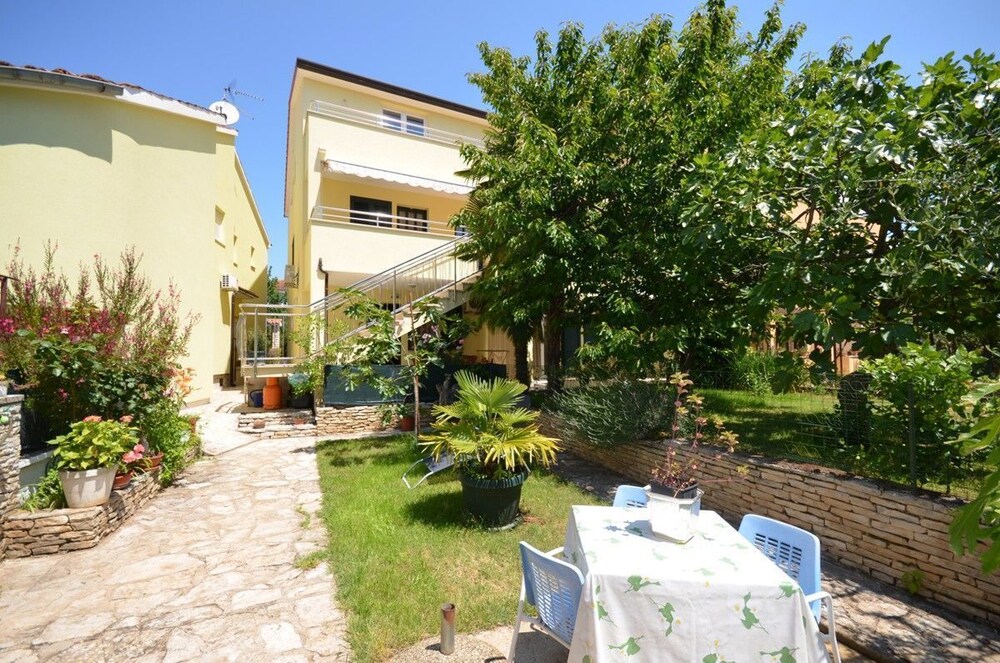 Apartments and Room Mirjana
