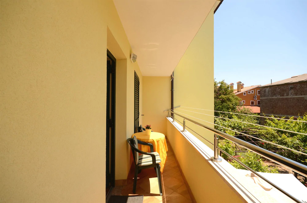 Apartments and Room Mirjana