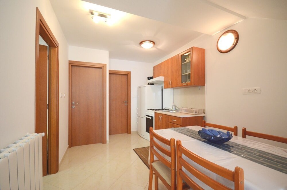 Apartments and Room Mirjana