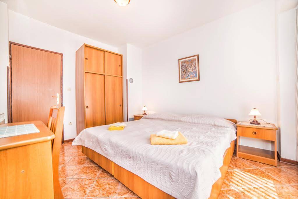 Apartments Banko 7