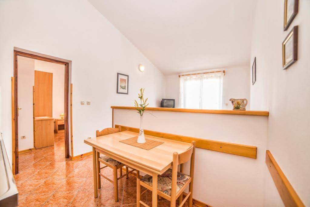 Apartments Banko 7