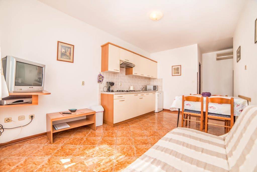 Apartments Banko 7