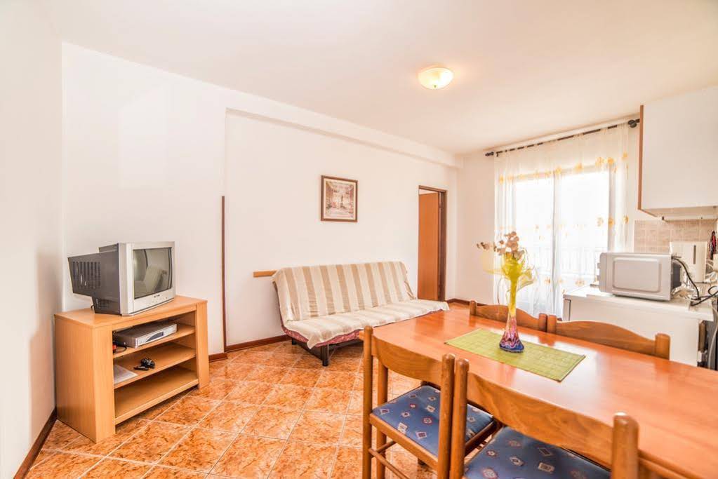 Apartments Banko 7