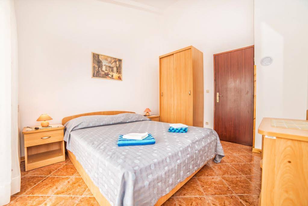 Apartments Banko 7