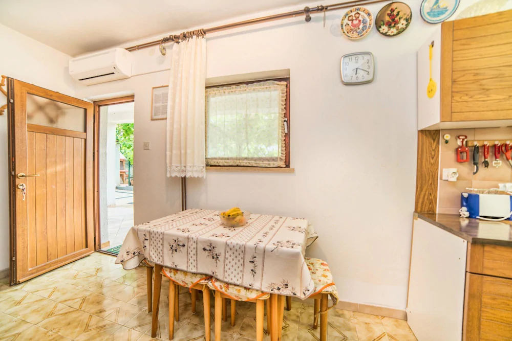 Apartments Crevatin 10