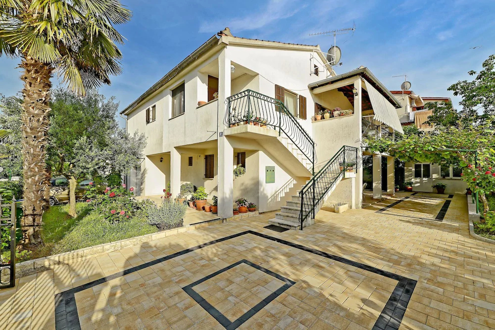 Apartments Crevatin 10