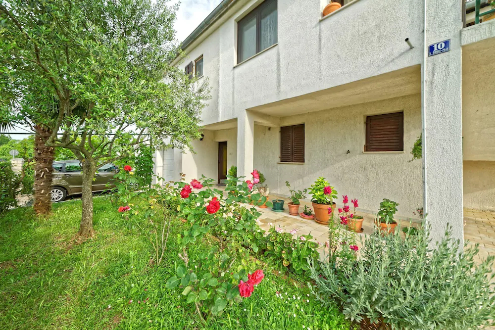 Apartments Crevatin 10