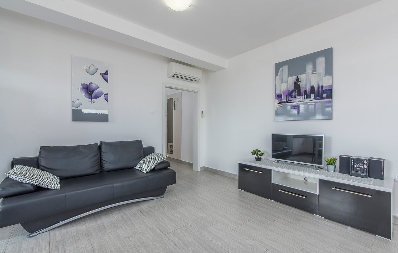 Apartments Kimi