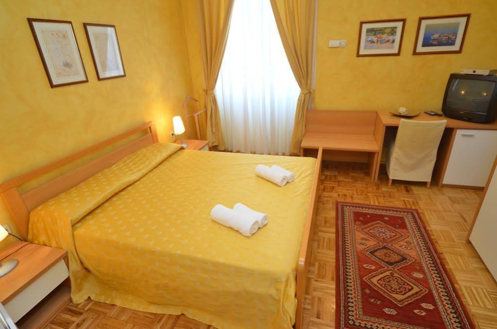 Apartments Villa Rossella 1
