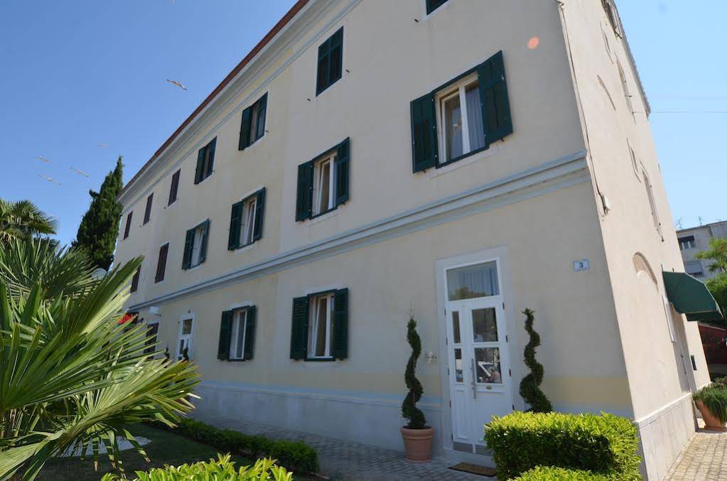 Apartments Villa Rossella 1