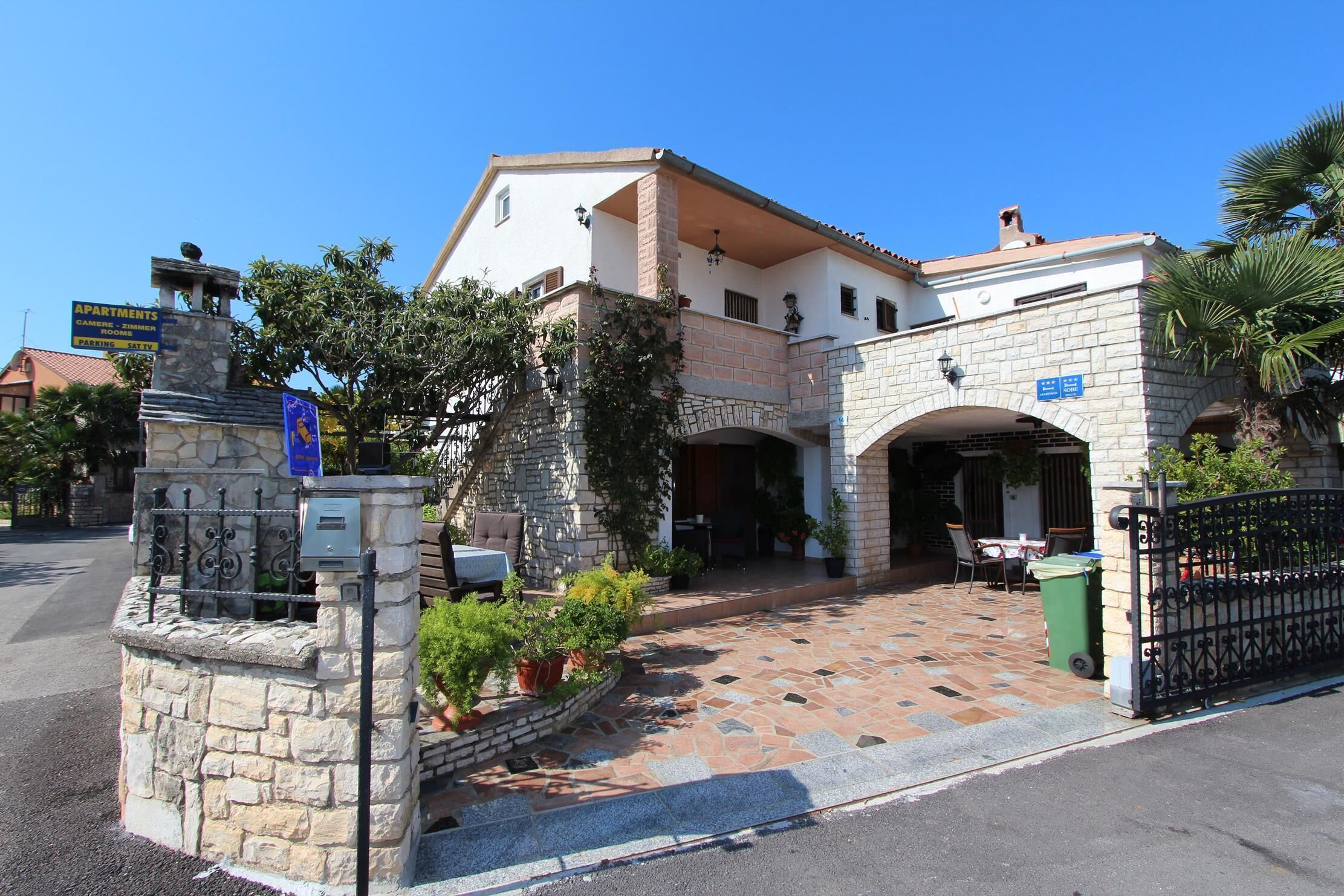 Guest House Rexa