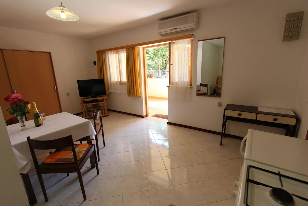 Room And Apartments Mariza