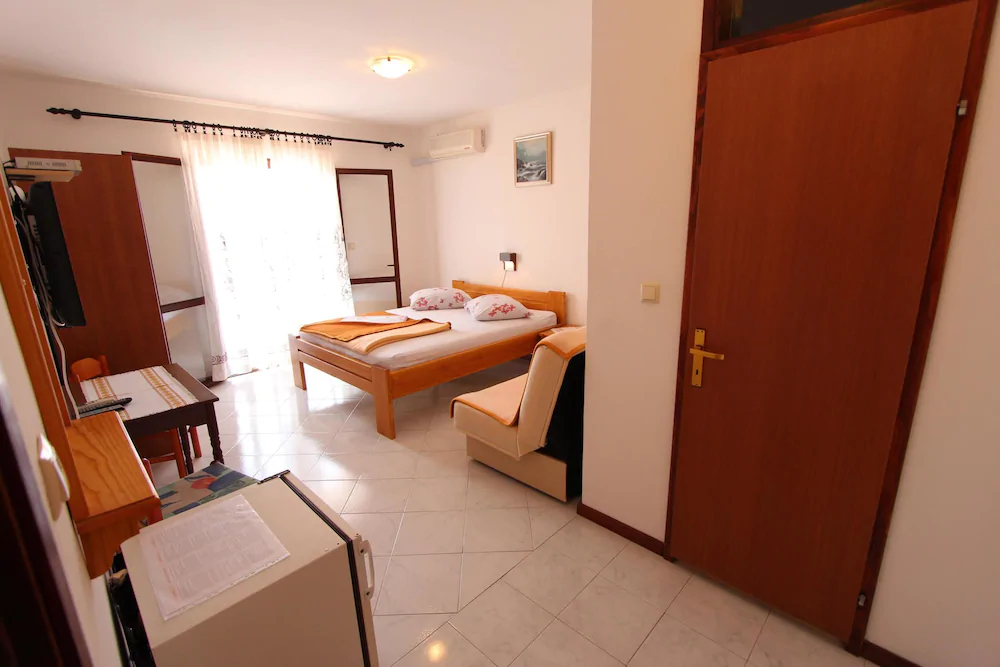 Room And Apartments Mariza