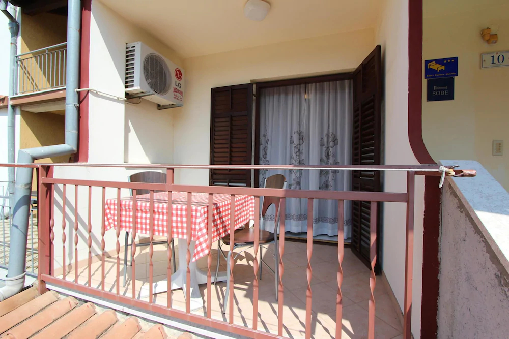 Room And Apartments Mariza