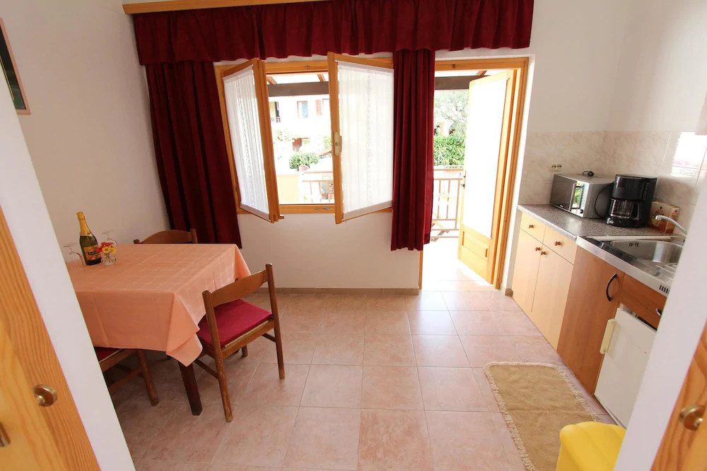 Room And Apartments Mariza
