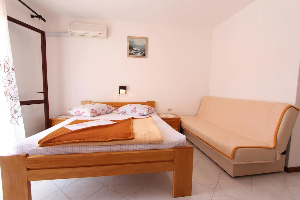 Room And Apartments Mariza