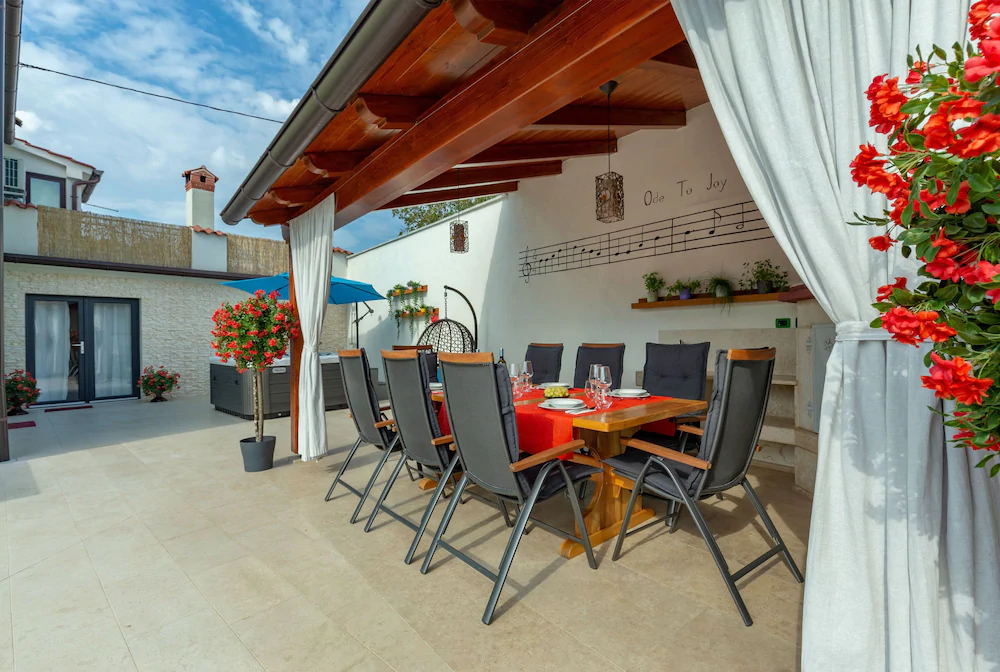 Villa Deal