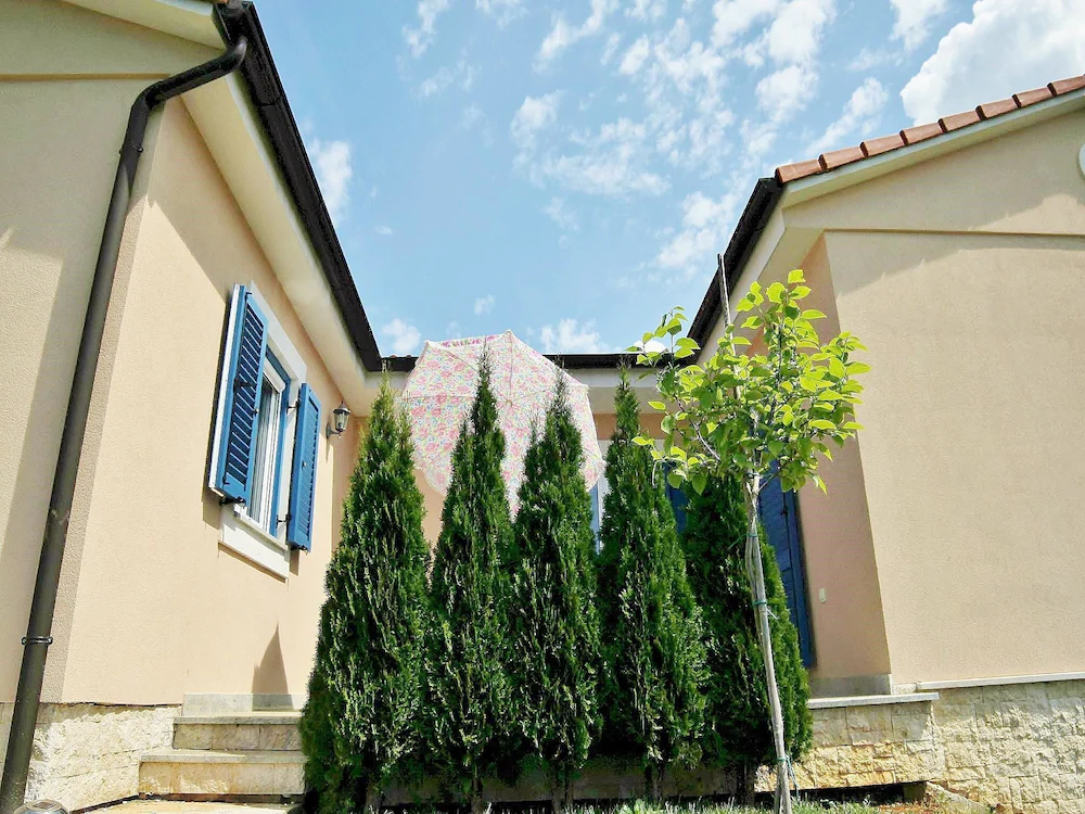 Holiday House Lico