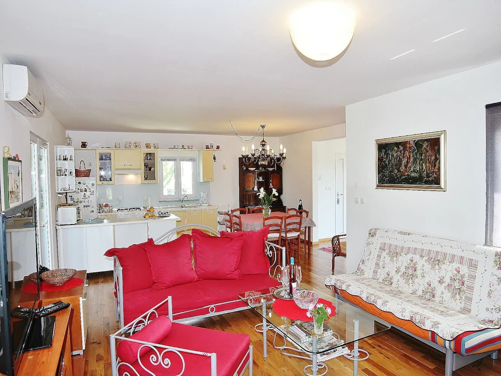 Holiday House Lico