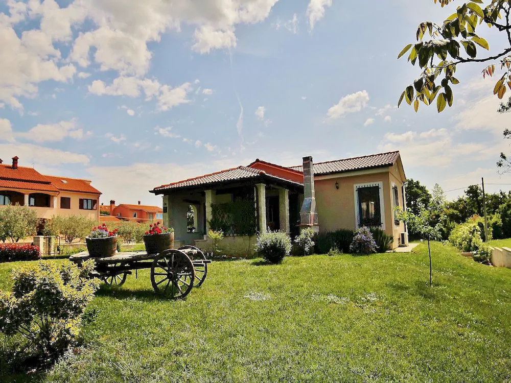 Holiday House Lico